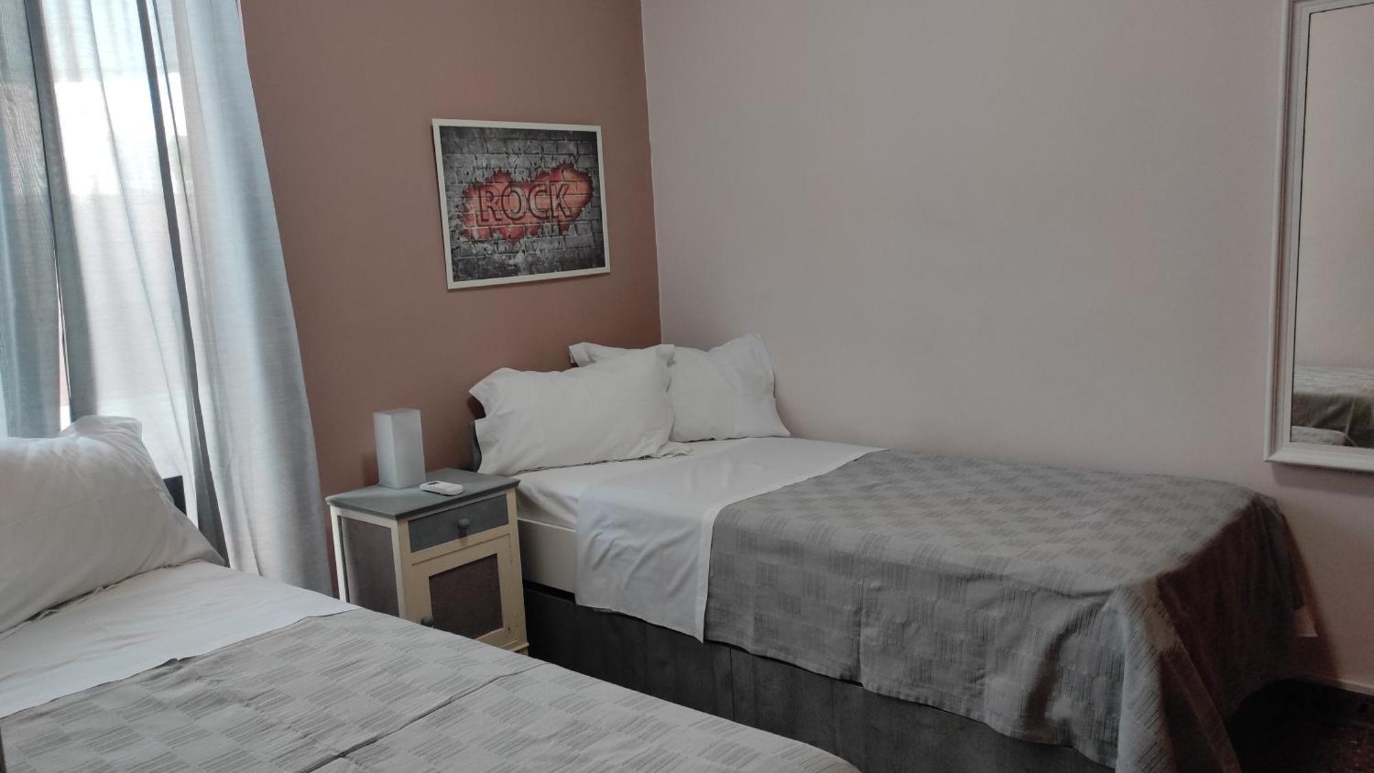 Το Διαμερισμα Τησ Μαιρησ Or Mary'S Apartment 帕拉代西翁 外观 照片